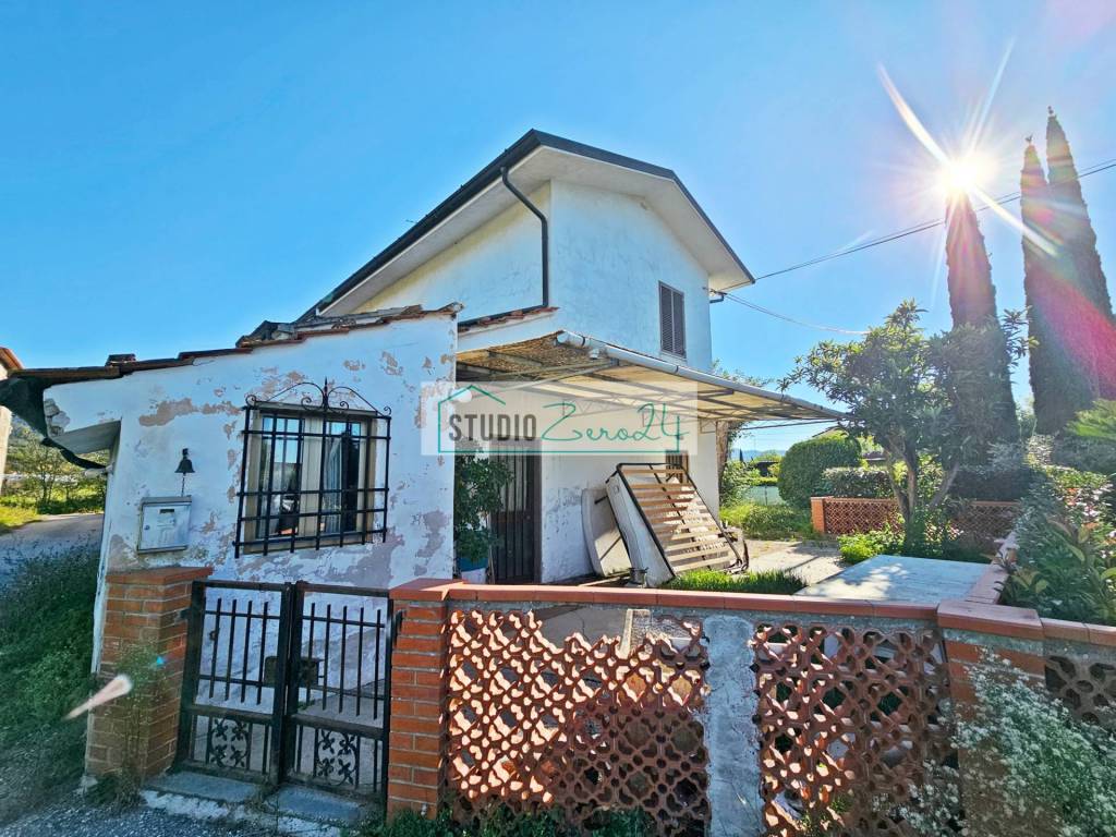 Casa indipendente a Massarosa in Via Portovecchio, 654 - Foto 2