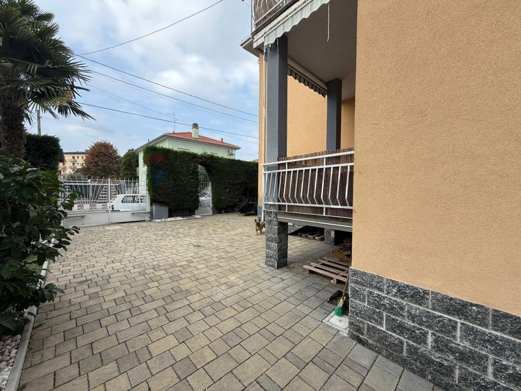 Villa a Marnate in via Como, 118 - Foto 2