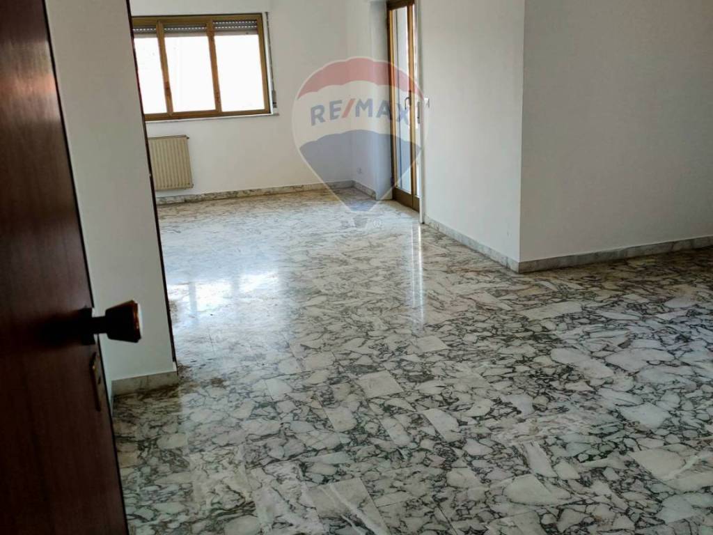 Appartamento a Giarre in Via Luigi Settembrini, 86 - Foto 2