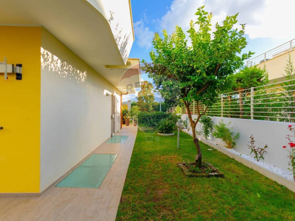 Villa a Casamassima in Via Vienna - Foto 2