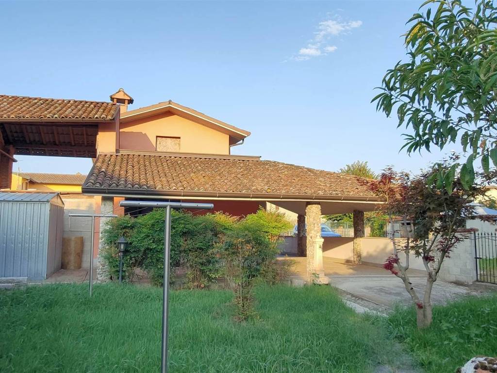 Casa indipendente a Villanova del sillaro in via della Vittoria, 11 - Foto 2