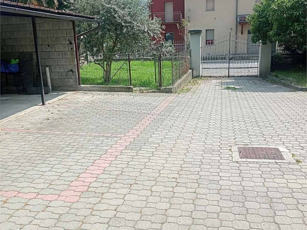 Casa indipendente a Donnas in via Roma - Foto 4