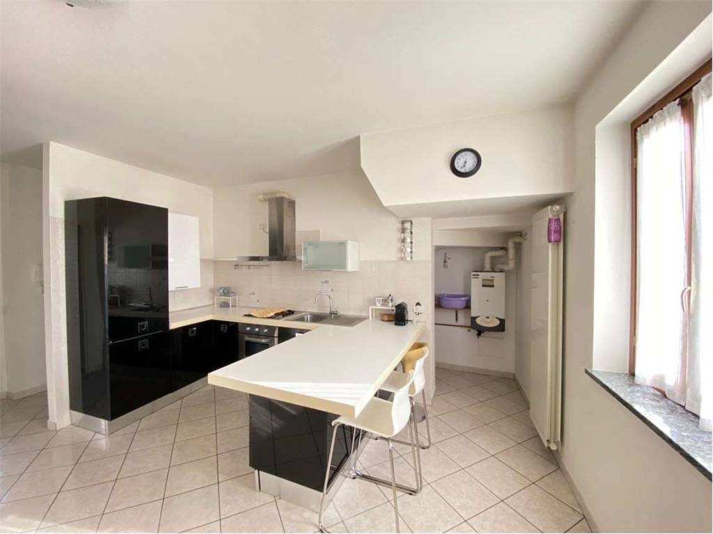 Appartamento a Brebbia in Via Piave - Foto 4