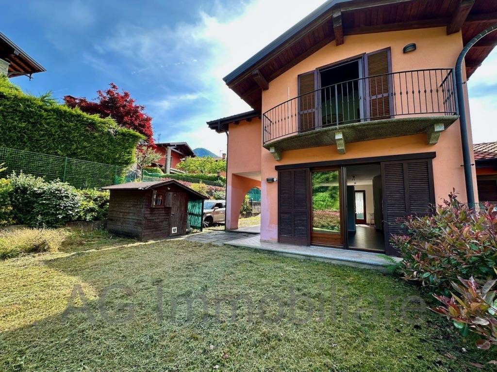Villetta a schiera a Cambiasca in Via Giuseppe Garibaldi, 11 - Foto 2