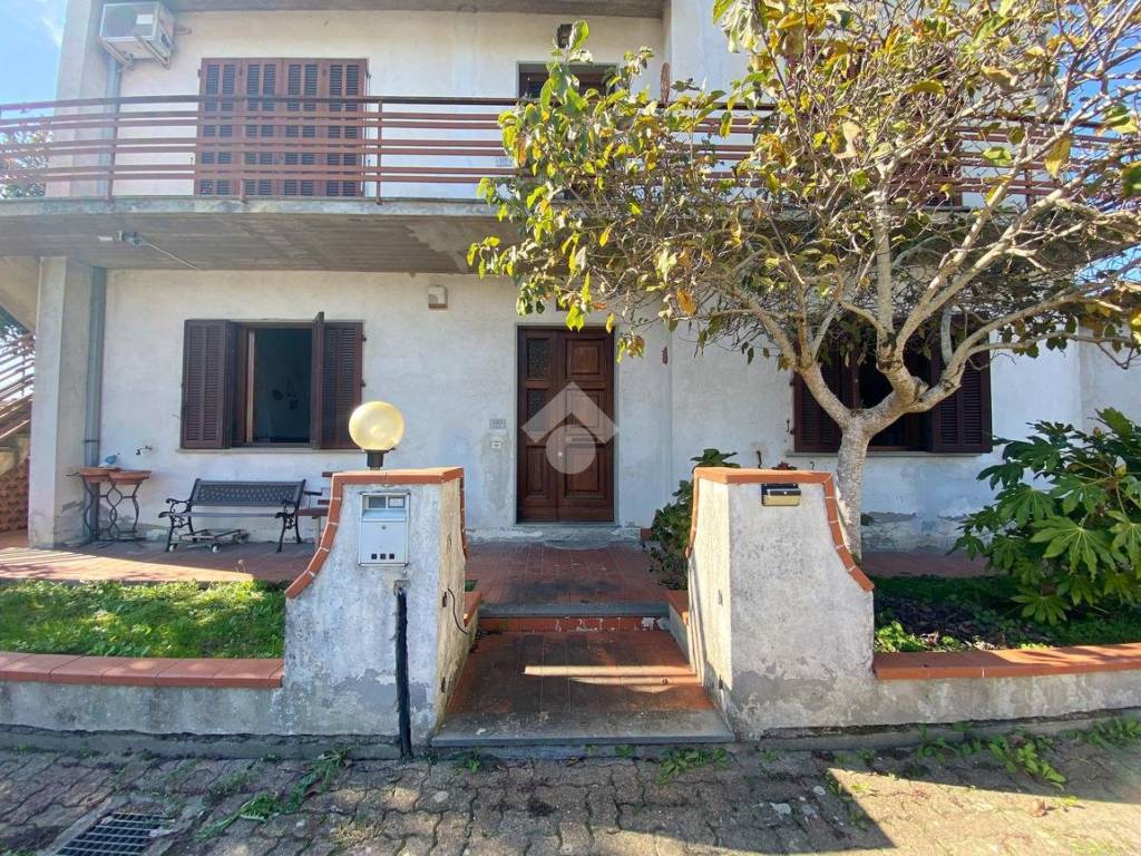Villa a Quarrata in Via Statale, 130 - Foto 2