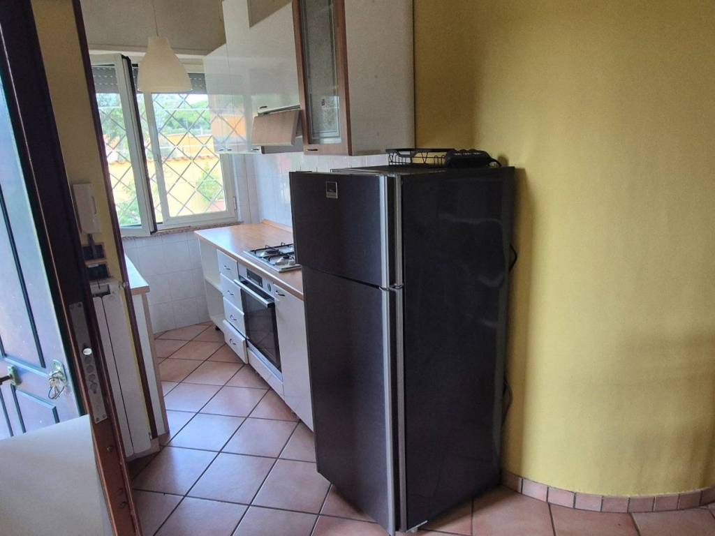 Appartamento a Pomezia in Via Santa Procula - Foto 4