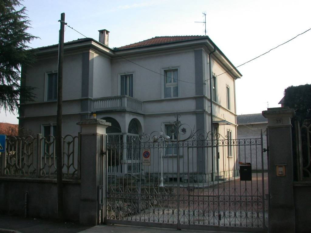 Villa a Rovello porro in Via Cardinal Carlo A. Ferrari, 25 - Foto 2
