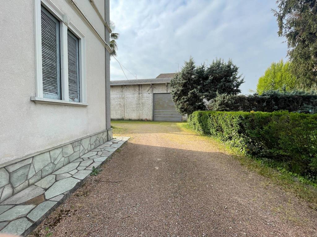 Villa a Rovello porro in Via Cardinal Carlo A. Ferrari, 25 - Foto 4