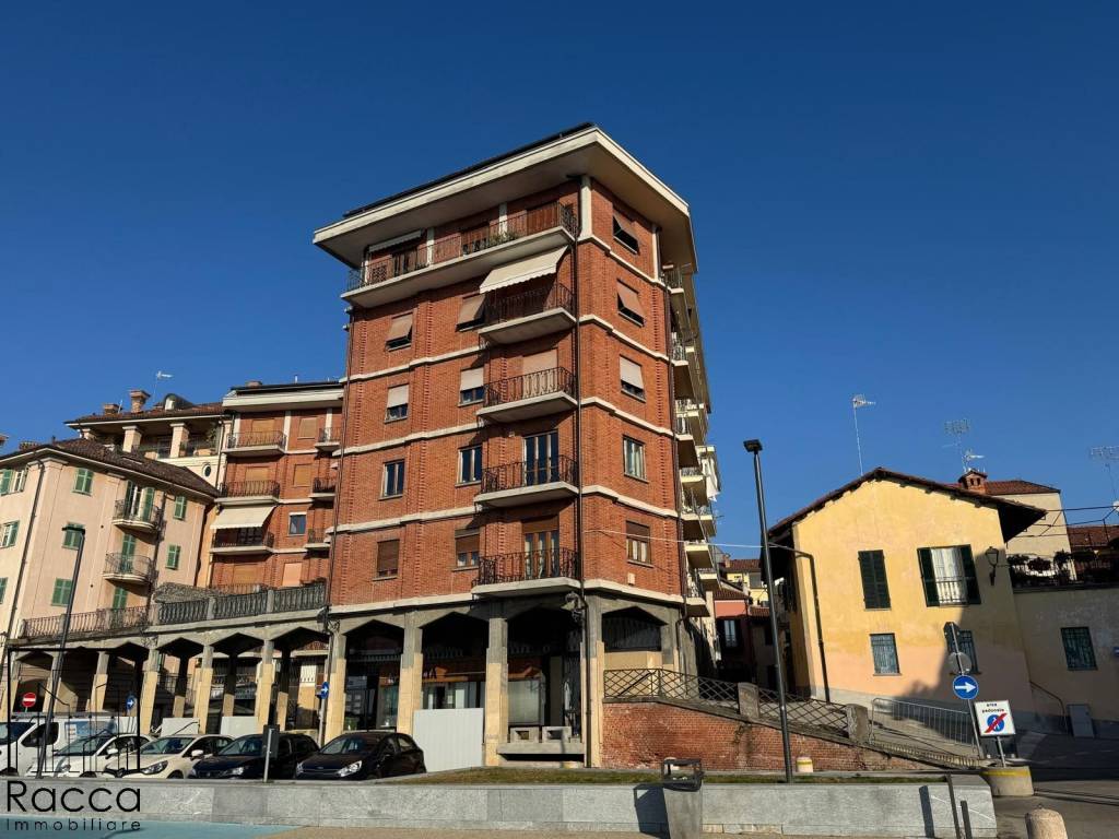 Appartamento a Fossano in Piazza Vittorio Veneto - Foto 2
