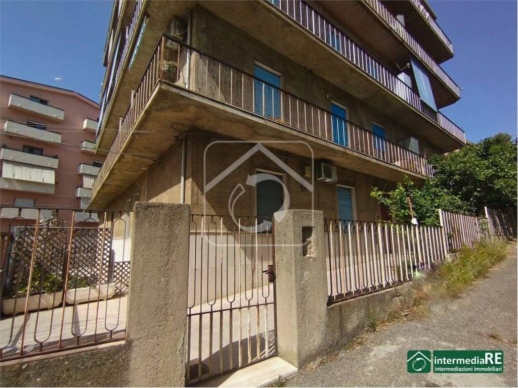 Appartamento a Reggio calabria in VIA CARDINALE PORTANOVA, 192 - Foto 2
