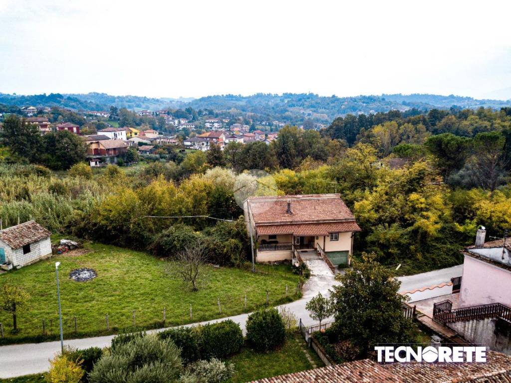 Casa indipendente a Frosinone in Via Ceccano, 159 - Foto 2