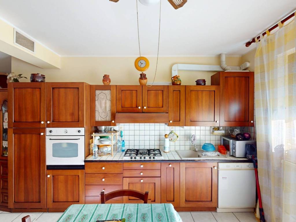 Appartamento a Montecassiano in Via Alcide De Gasperi - Foto 5