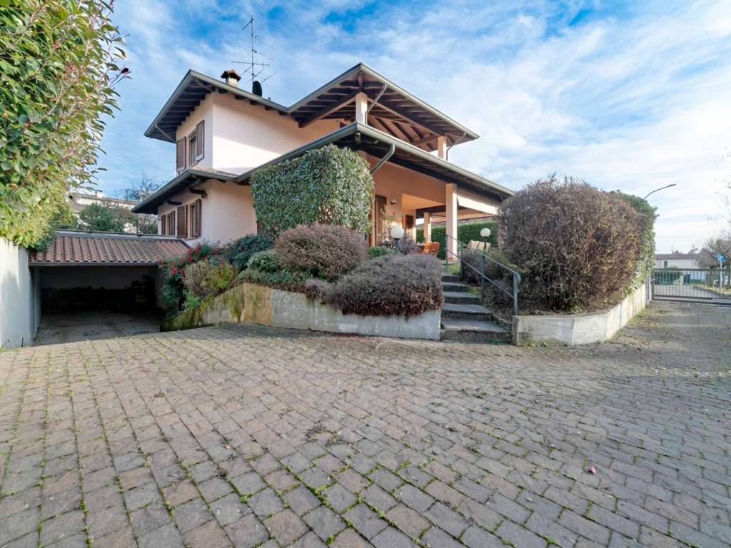 Villa a Castelseprio in Via Castelvecchio, 584 - Foto 2