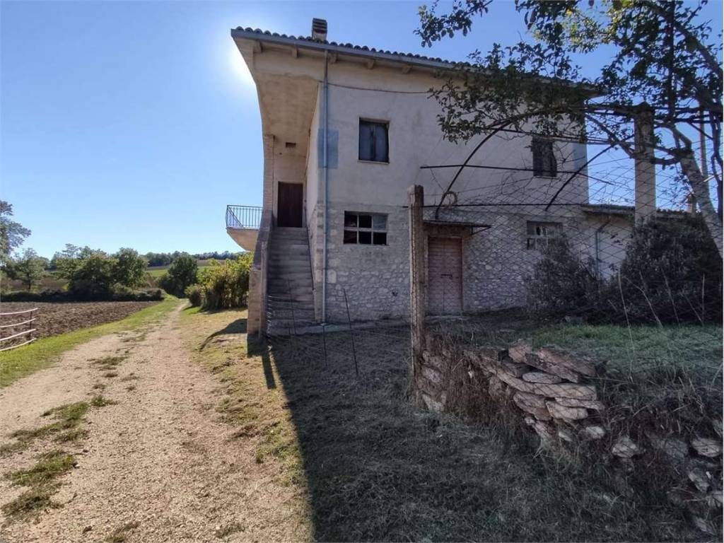 Casa indipendente a Todi in loc. mulino Sant'Angelo - Foto 3