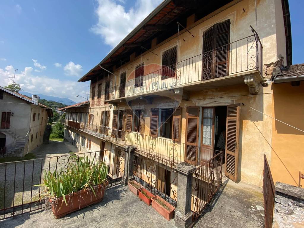 Villetta a schiera a Casapinta in Fraz. Campalvero, 64 - 65 - Foto 2