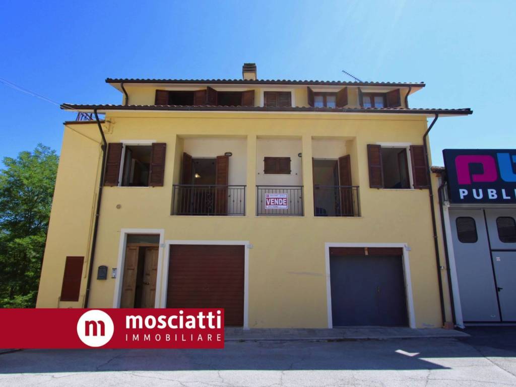 Casa indipendente a Castelraimondo in Via Del Vallato, 29 - Foto 2