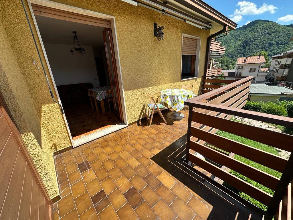 Appartamento a Carenno in Piazza Garale, 7 - Foto 3