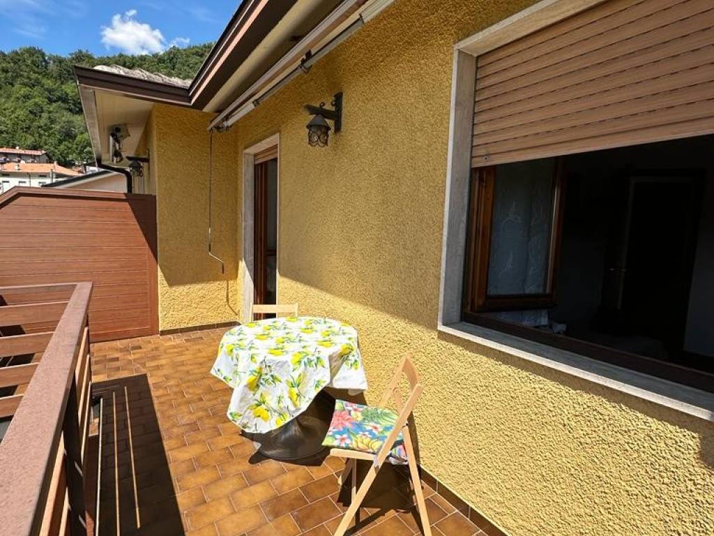 Appartamento a Carenno in Piazza Garale, 7 - Foto 4