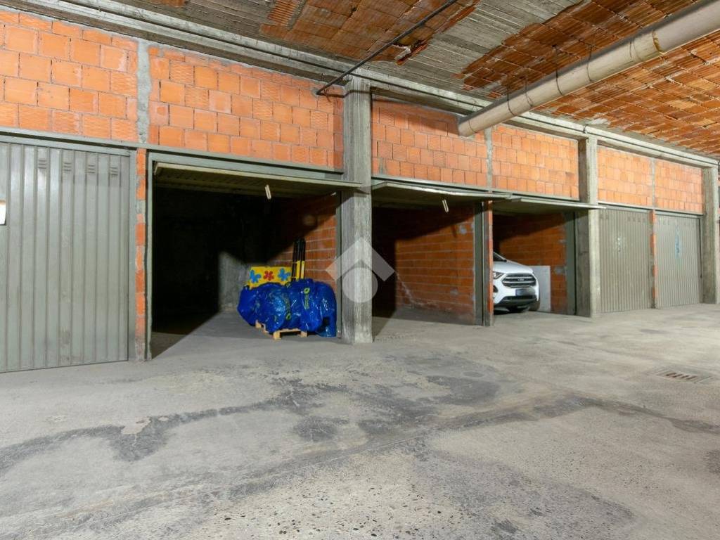 Box / garage a Casale monferrato in Via Papa Giovanni XXIII, 17 - Foto 3