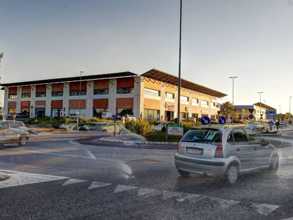 Immobile a Jesi in Piazzale Anna Ciabotti - Foto 2