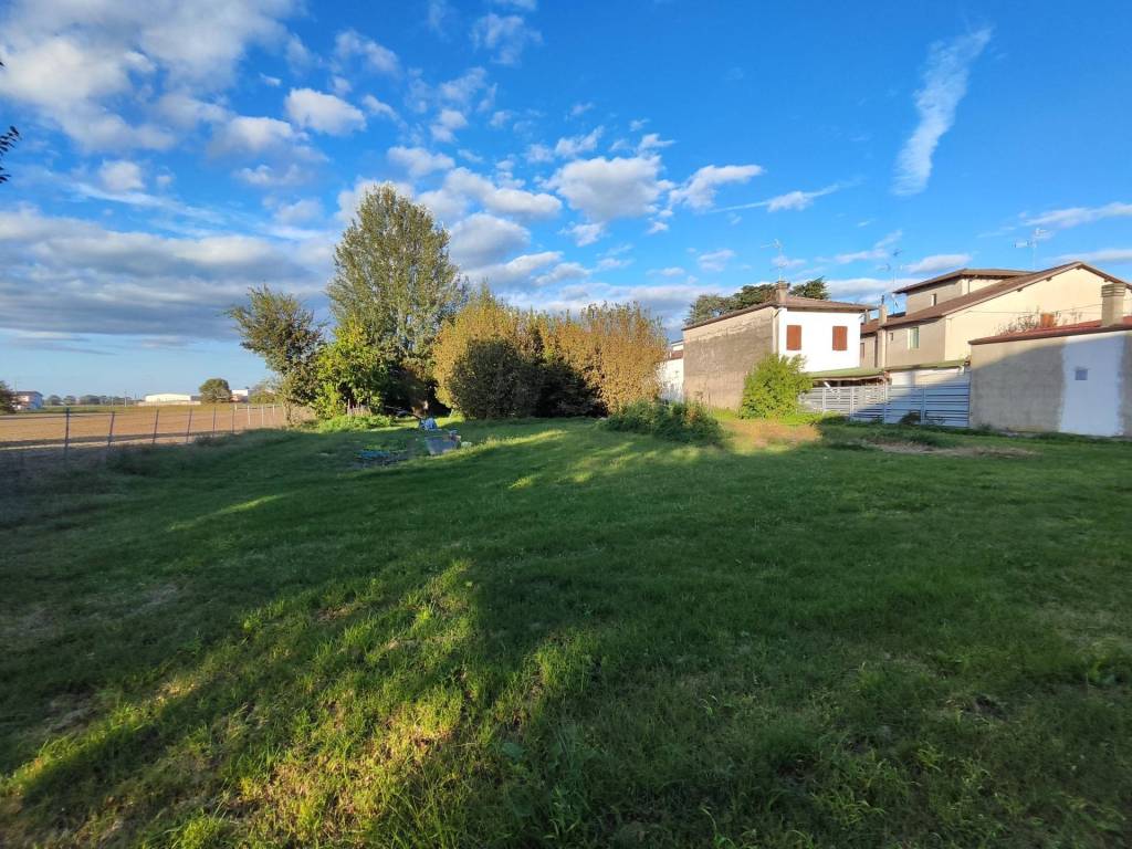 Terreno a Cento in Via Statale - Foto 3