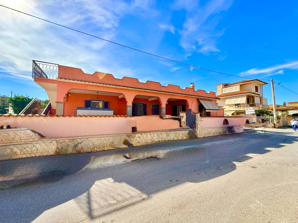 Casa indipendente a Nettuno in Via Marmolada - Foto 3