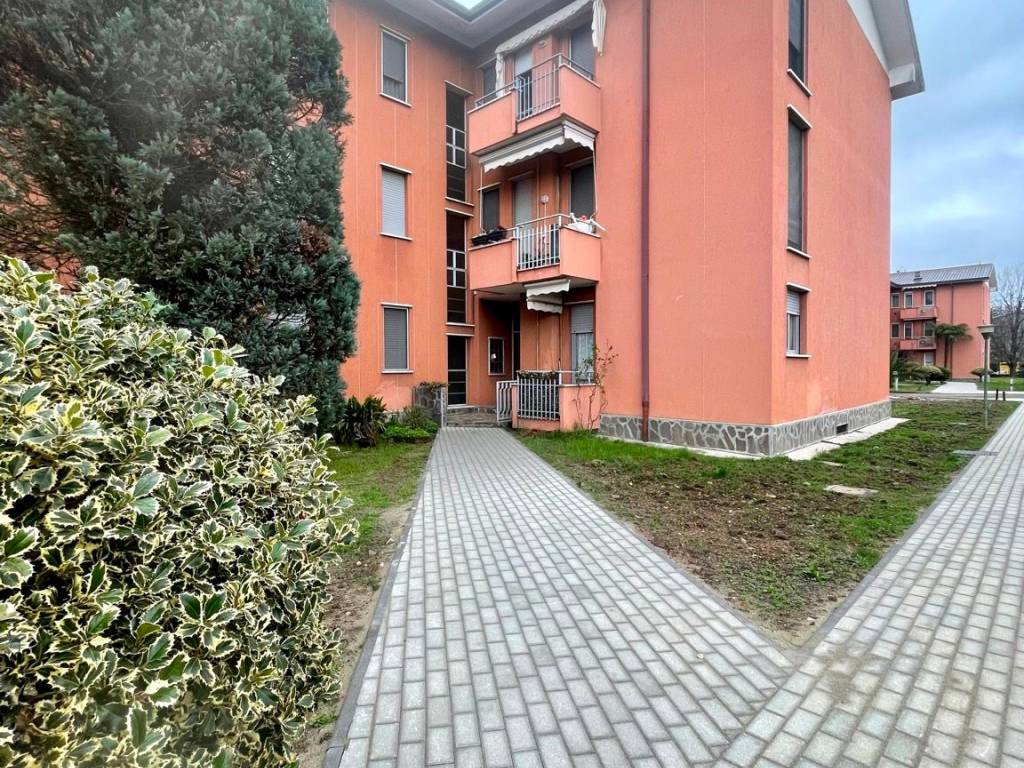 Appartamento a Canegrate in Via Magenta, 31 - Foto 2