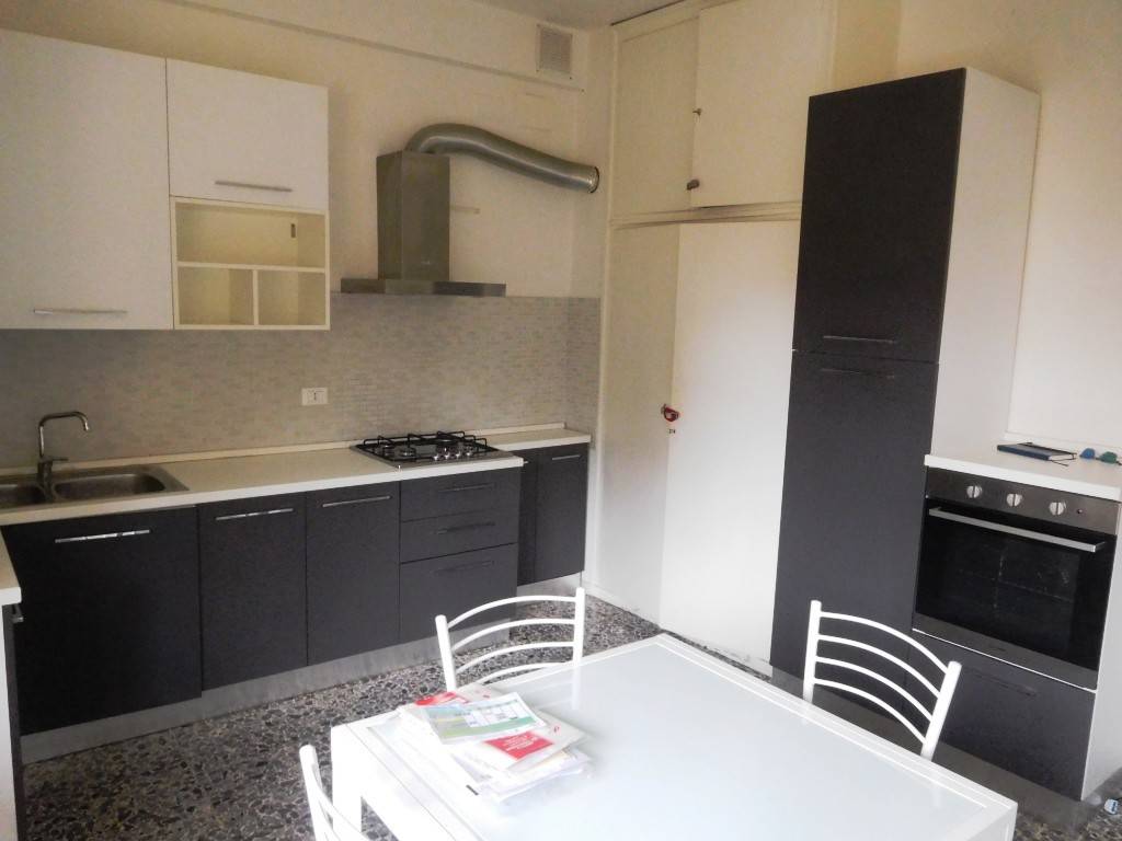 Appartamento a Livorno in Via Caduti del Lavoro - Foto 2