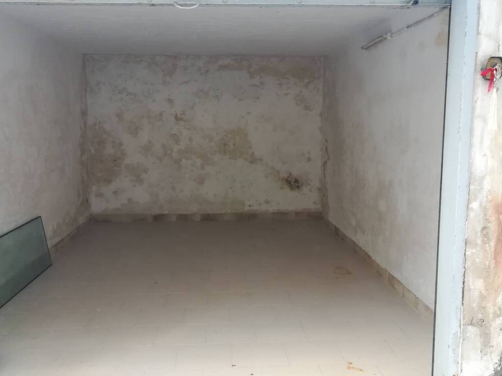 Box / garage a Bari in Via Marcello Celentano, 96 - Foto 3