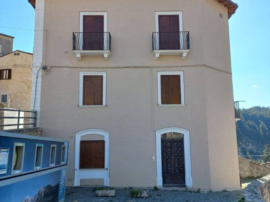 Casa indipendente a Castel del monte in Via Cesare Battisti - Foto 5