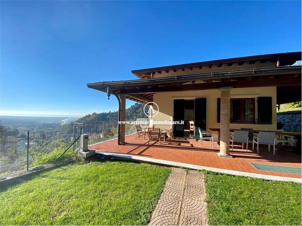 Villa a Pietrasanta in Via Strinato - Foto 2