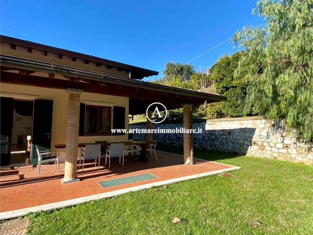 Villa a Pietrasanta in Via Strinato - Foto 4