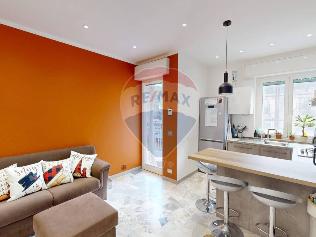 Appartamento a Genova in Via Luigi Achille Riva, 16 - Foto 2