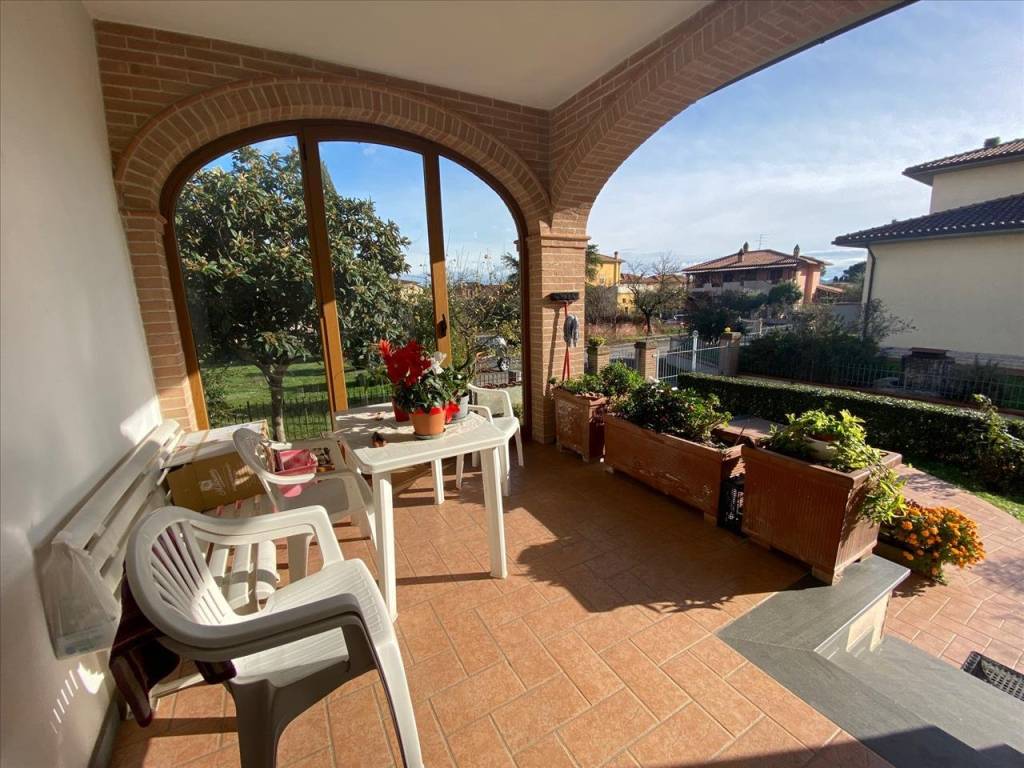Villa a Castiglione del lago in via G. di Vittorio - Foto 3