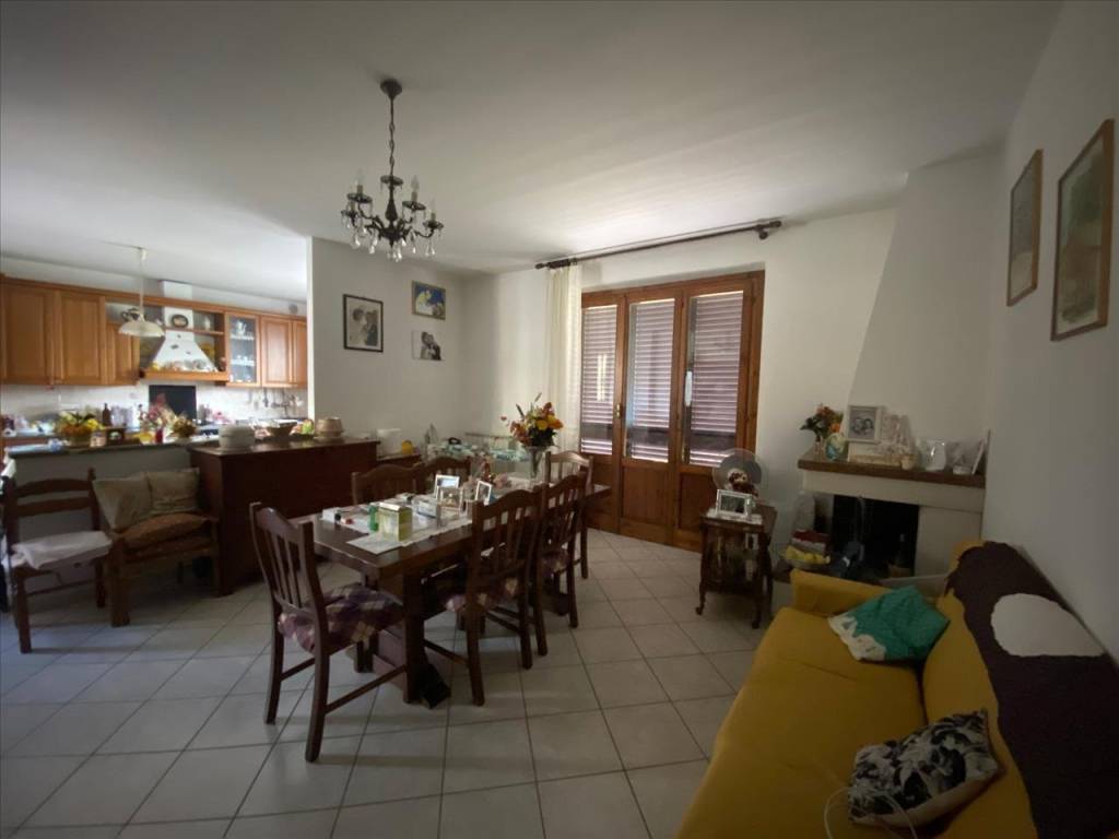 Villa a Castiglione del lago in via G. di Vittorio - Foto 5