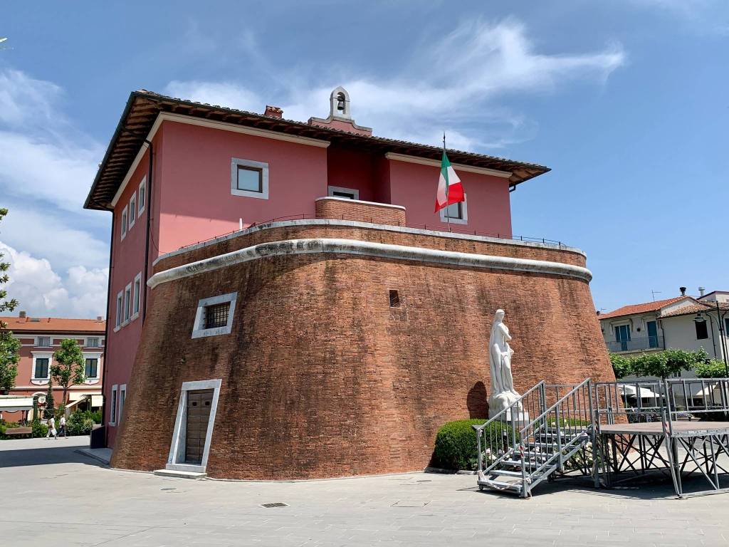 Villa a Forte dei marmi in Via Alessandro Volta, 15 - Foto 5