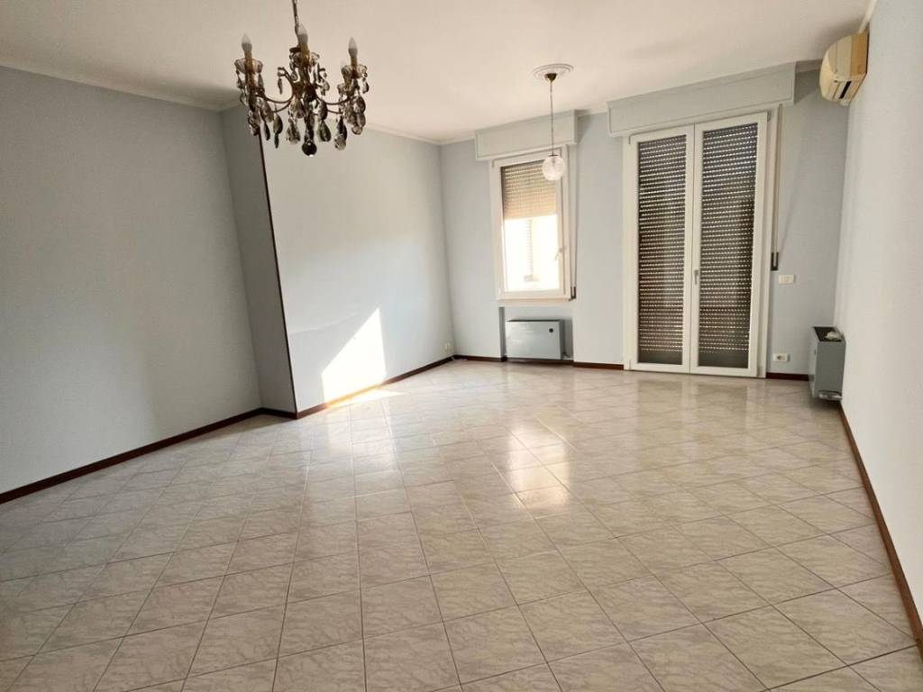 Appartamento a Mirandola in Piazza Risorgimento - Foto 4