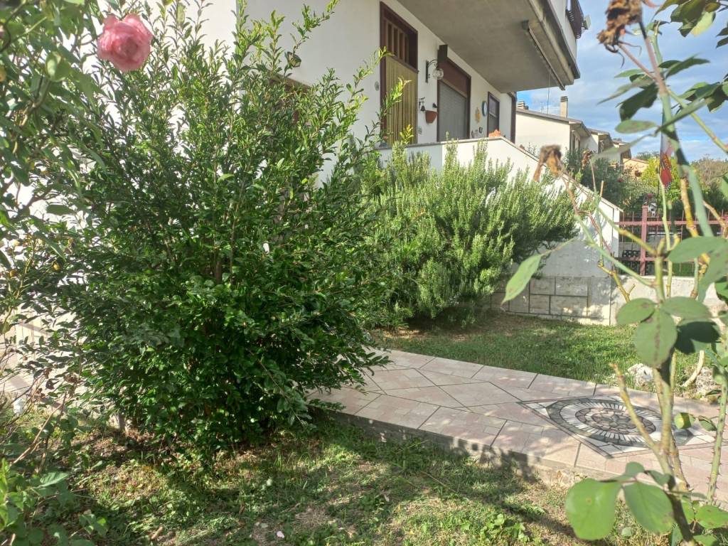 Appartamento a Spoleto in Viale Cerquestrette - Foto 3