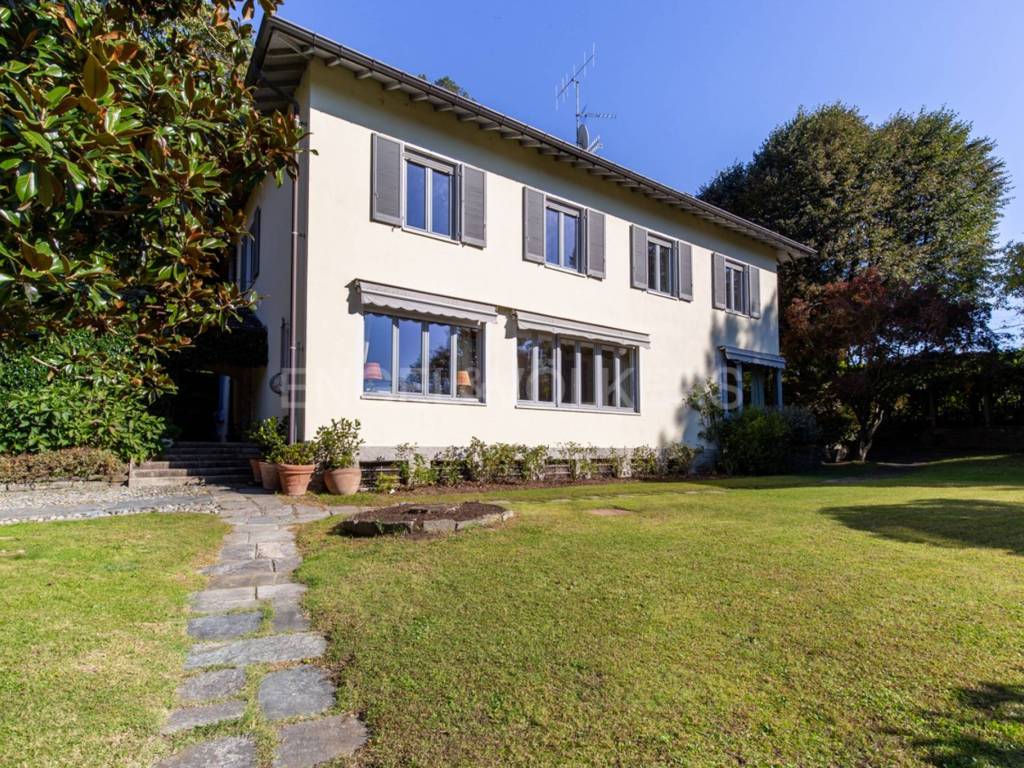 Villa a Luino in Via Monte Santo - Foto 3