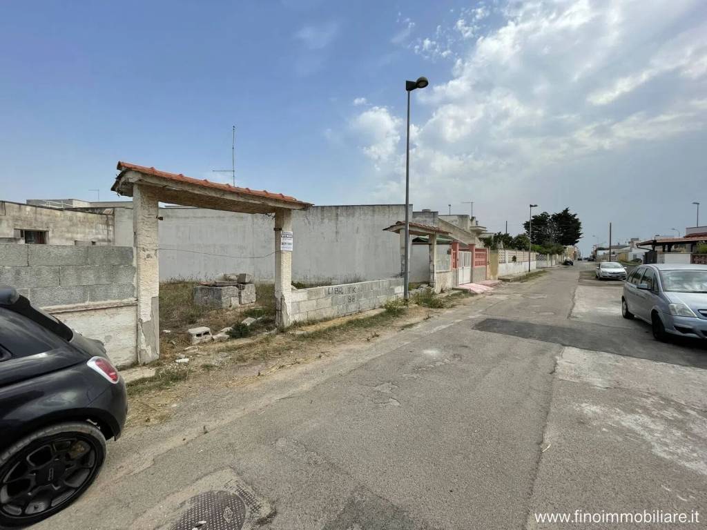 Terreno a Torchiarolo in Via Pola S.N.C. - Foto 2