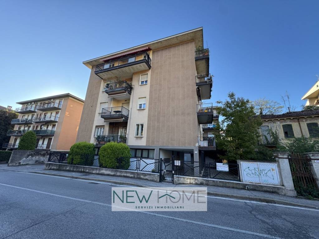 Appartamento a Verona in VIA MONTE ORTIGARA 15 - Foto 2