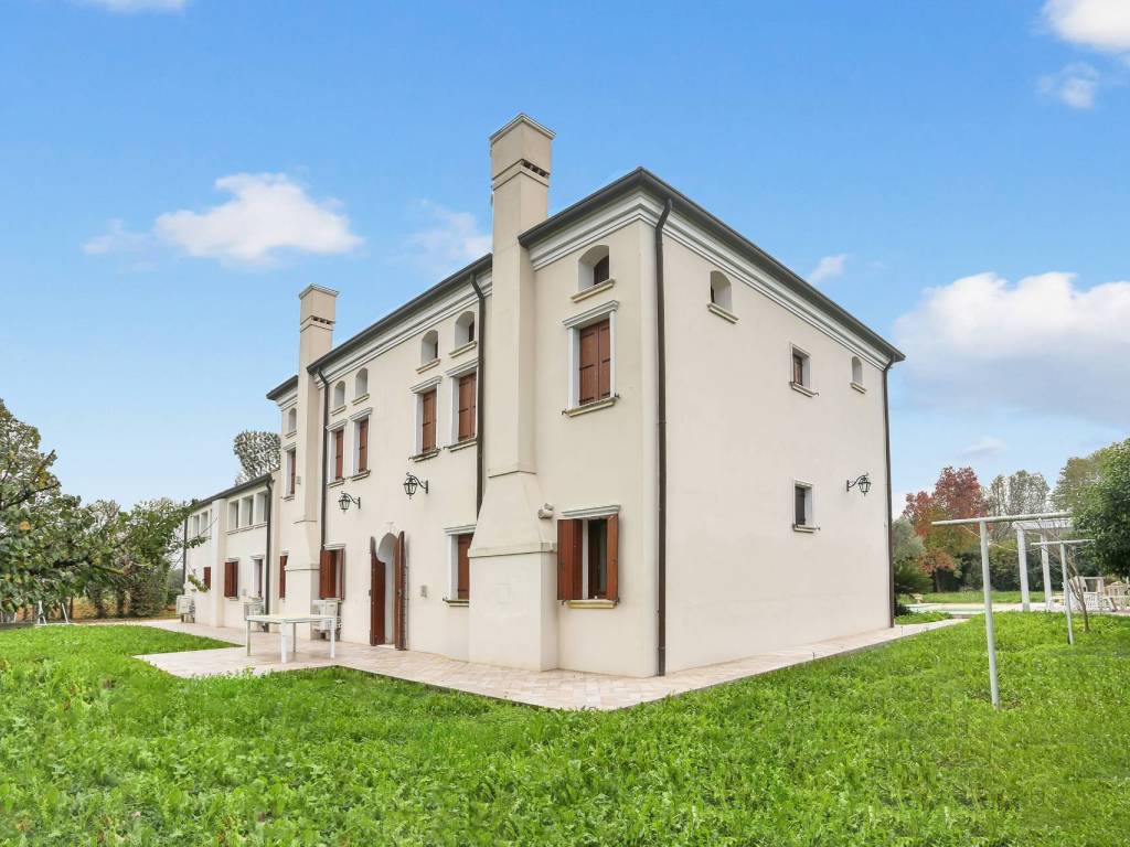 Villa a Arquà polesine in via Marzara, 659 - Foto 3