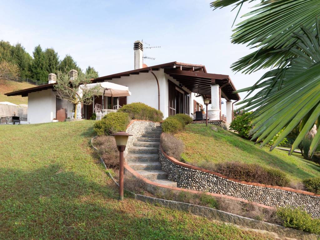 Villa a Arona in Via Verbano, 63 - Foto 2