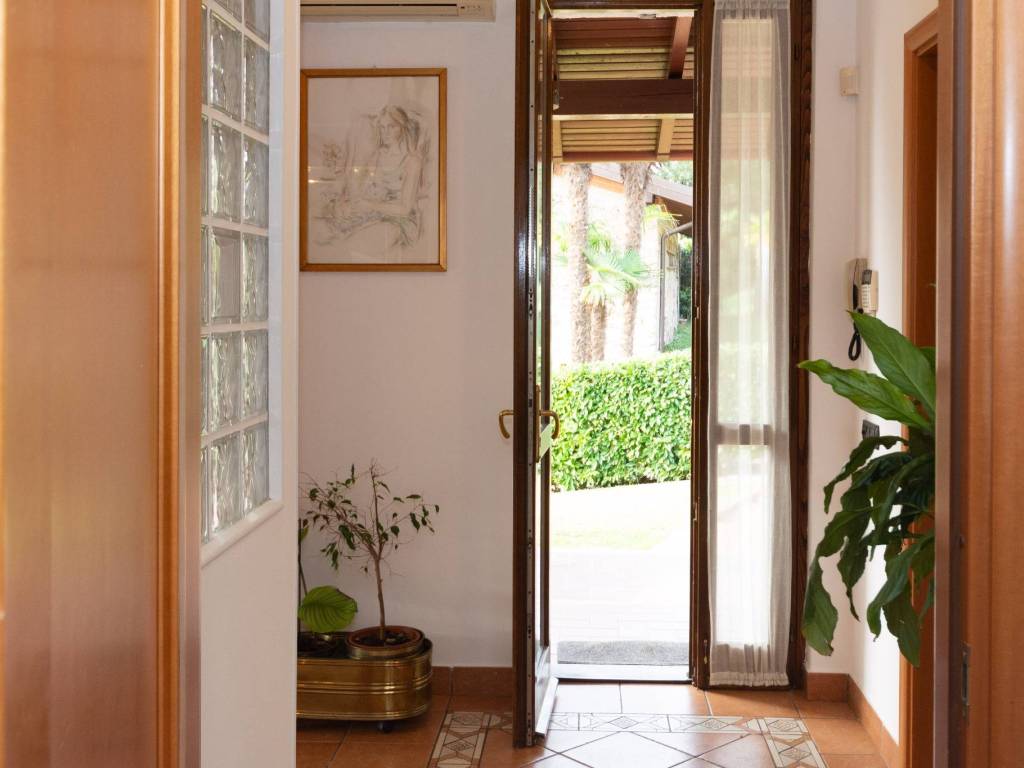 Villa a Arona in Via Verbano, 63 - Foto 3