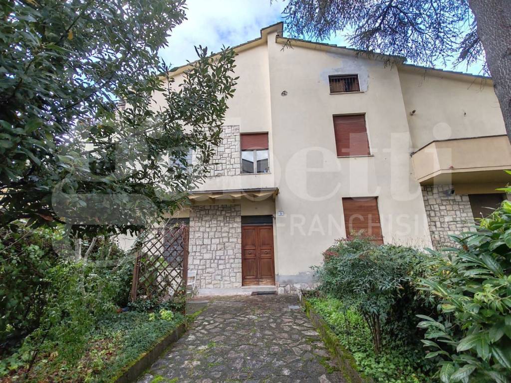 Appartamento a Spoleto in Achille Grandi - Foto 2