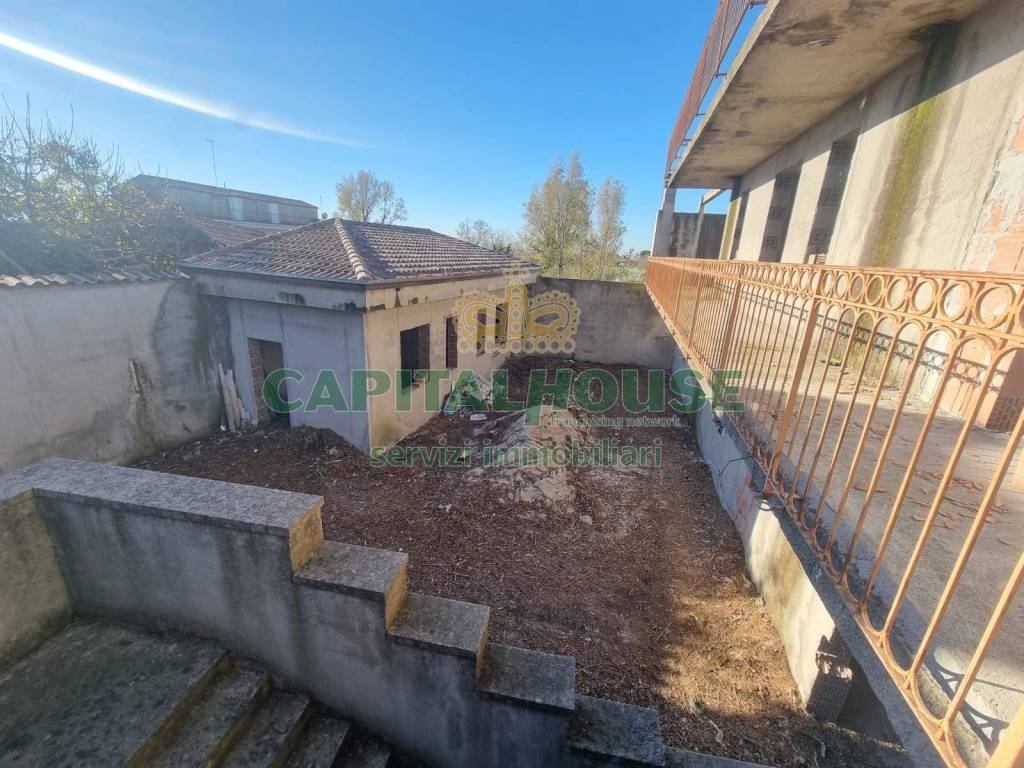 Palazzo / stabile a Caserta in Via Galatina, 6 - Foto 2