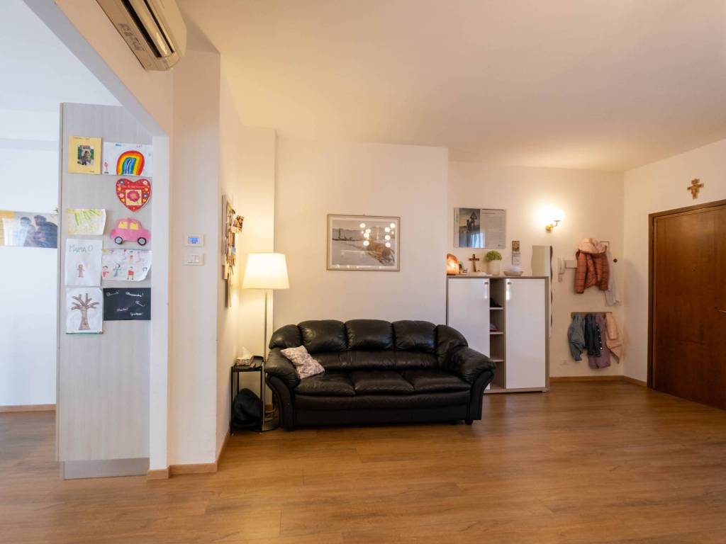 Appartamento a San giovanni lupatoto in Via Benvenuto Cellini - Foto 2