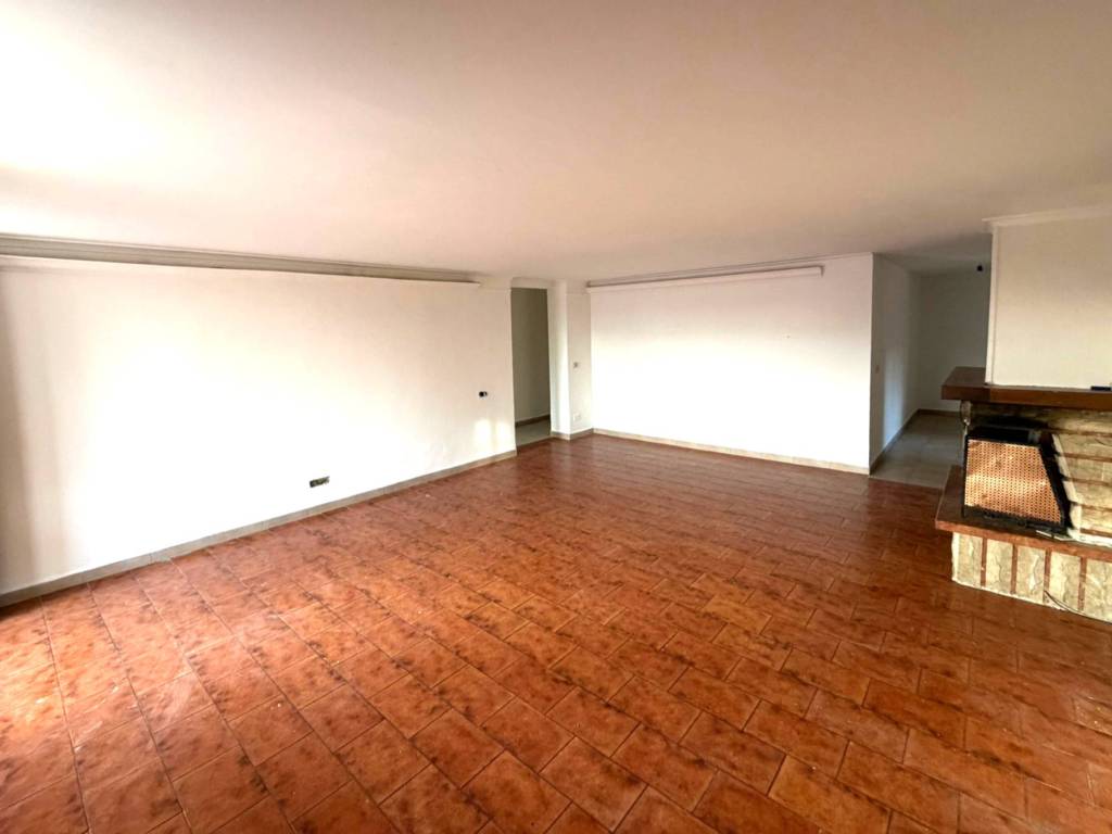 Appartamento a Cisterna di latina in Via Milano - Foto 4