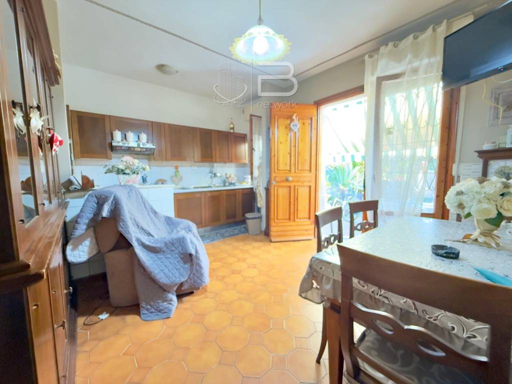 Appartamento a Viareggio in Via Silvio Ceragioli - Foto 5