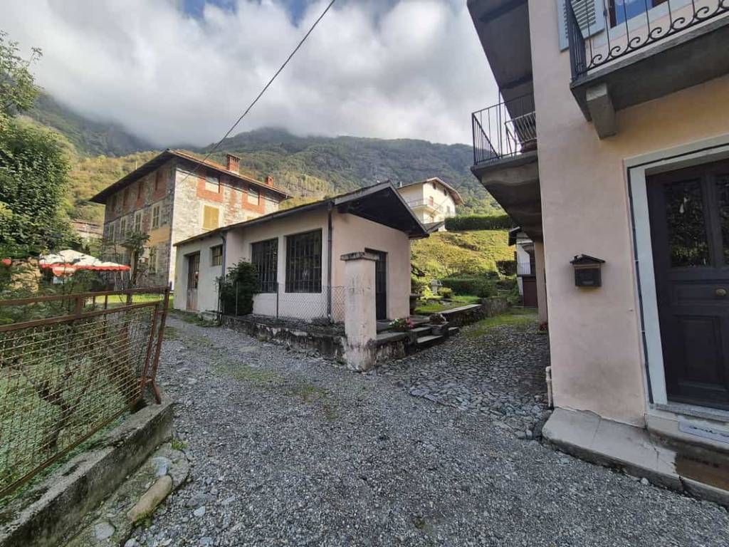 Appartamento a Varallo in Via Pasquaro - Foto 2